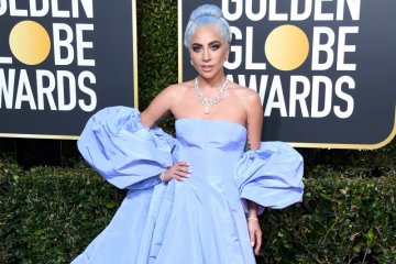 Tampilan baru Lady Gaga di Golden Globes 2019