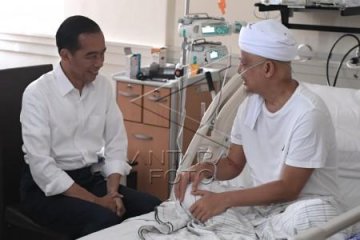 Presiden jenguk Ustad Arifin Ilham