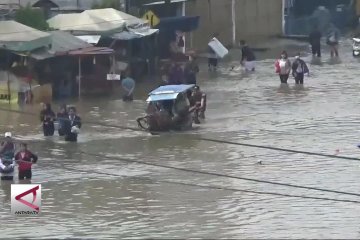 Banjir putuskan akses jalan di Bandung