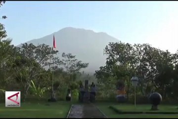 Gunung Agung Erupsi, hujan abu landa Karangasem