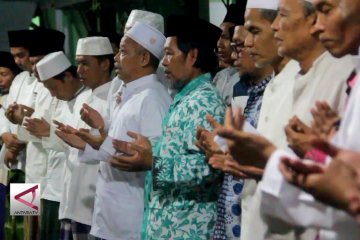 Santri gelar doa bersama dan deklarasi tolak hoax