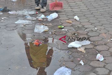 Sisa-Sampah Tahun Baru di Palembang