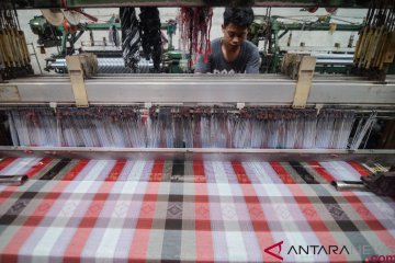 Bank Mandiri dorong revitalisasi industri tekstil Jabar