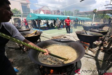 Tradisi kuah beulangong Maulid