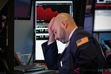 Wall Street hentikan kenaikan beruntun karena data ekonomi mengecewakan