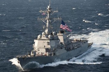 Dua kapal perang AS berlayar di Laut China Selatan