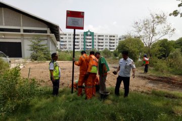 Dinas LH pasang papan peringatan di pasir limbah Marunda