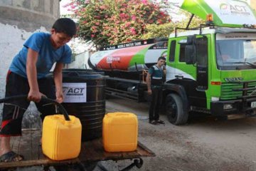 ACT gunakan truk tanki air 10.000 liter layani korban bencana