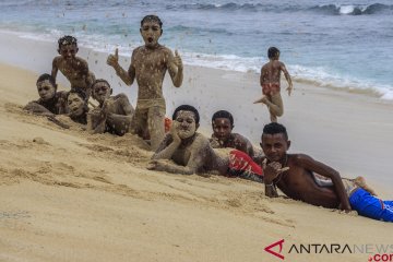 Gerakan bersih pantai dikampanyekan di Papua