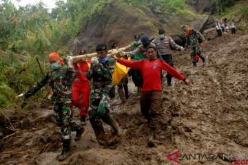 Penemuan jenazah korban longsor di Gowa