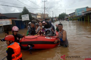 Evakuasi korban banjir