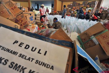 Logistik untuk pengungsi Tsunami