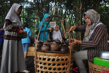 Wisata kuliner di Pasar Papringan Ngadiprono