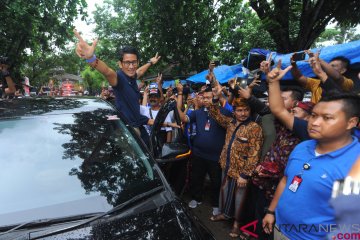 Sandiaga Uno temui pedagang batik Pamekasan