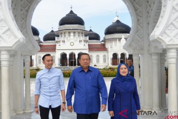 SBY mengunjungi Masjid Raya Baiturrahman