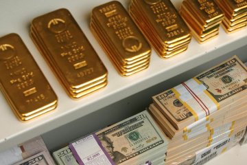 Harga emas berjangka naik ditopang pelemahan dolar AS