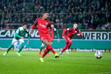 Haller dan Rebic selamatkan Frankfurt dari kekalahan di Bremen