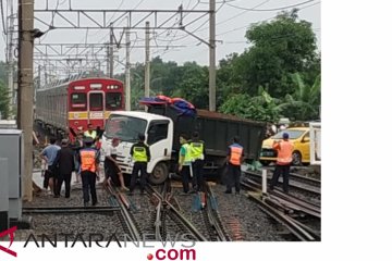 Pemotor tewas tertabrak KRL di Pademangan