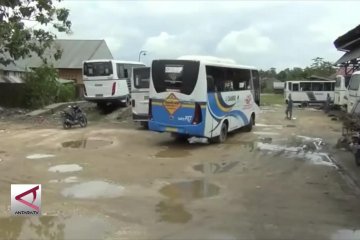 Angkutan wisata murah dengan bus damri