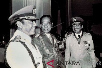 OBITUARI: MANTAN KAPOLRI AWALOEDIN DJAMIN