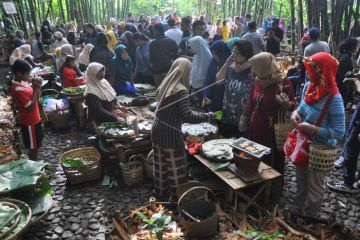 Pasar Papringan Ngadiprono