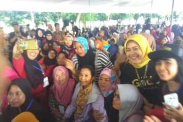 Menteri BUMN kunjungi 500 ibu-ibu program "Mekaar" di Bekasi