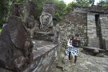 Wisatawan candi Sukuh
