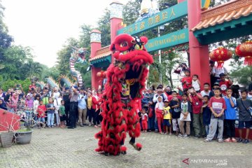 Barongsai meriahkan Imlek di Klenteng Kong Miao