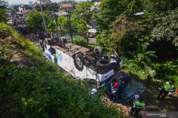 Polisi amankan sopir Bus Kramat Jati terguling di Cicalengka