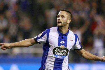 Berperilaku kasar, striker Brighton Florin Andone diskors tiga pertandingan