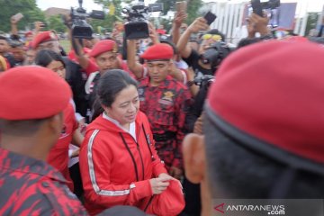 Puan Maharani ajak kader PDIP wujudkan pemilu damai