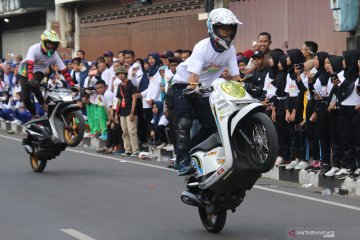 Sosialisasi berkendara aman bagi milenial di berbagai daerah