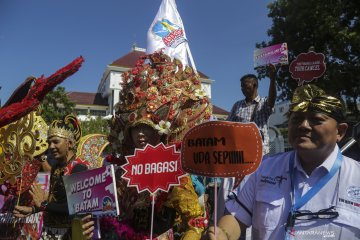 Aksi keprihatinan turunnya industri pariwisata di Kepri