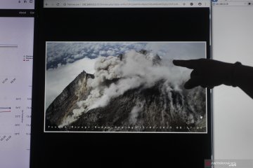 Awan panas guguran 1.100 meter dikeluarkan Gunung Merapi