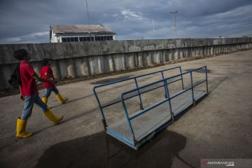 DKI lanjutkan pembangunan tanggul di pesisir  antisipasi banjir rob