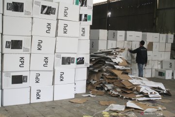 Bawaslu Jabar: ada temuan 2.463 kotak suara rusak