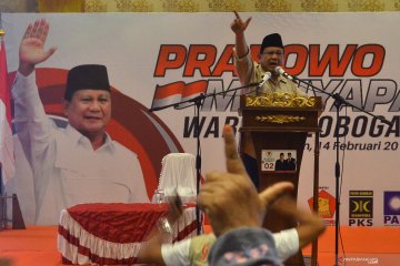 Prabowo masuk Masjid Kauman Semarang melalui pintu belakang