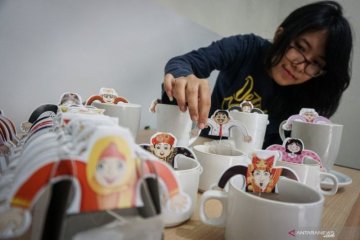 Kerajinan Teh Celup Bergambar Karakter