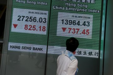 Saham Hong Kong ditutup jatuh, Indeks Hang Seng anjlok 553,19 poin
