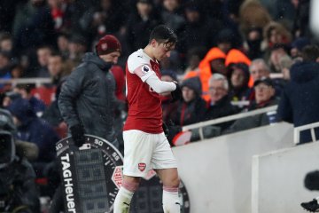 Ditawarkan ke klub lain, Ozil menolak untuk pindah dari Arsenal