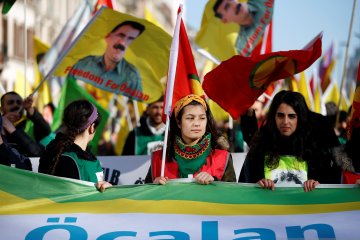Anggota parlemen suku Kurdi akhiri mogok makan di Turki