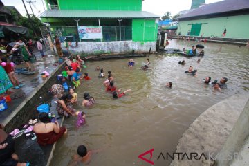 Pemerintah diminta beri solusi atas krisis air bersih