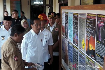 Presiden tinjau program Tagana masuk sekolah di Panimbang, Banten