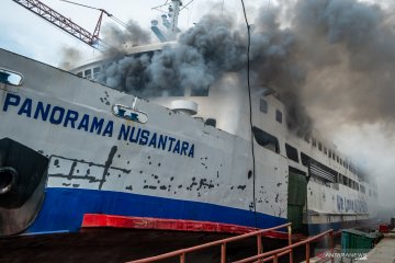 KMP Panorama Nusantara terbakar