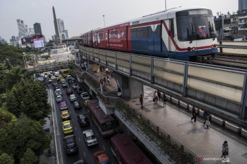 Menjajal BTS Skytrain dan MRT Bangkok di Thailand