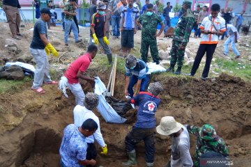 Pemindahan kerangka korban tsunami Aceh