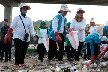 Ibu negara canangkan bersih Pantai Ambon