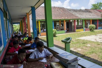 Kabupaten Sukabumi kekurangan sekitar 12 ribu guru