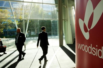 Bursa Australia menguat, namun saham Woodside Petroleum jatuh