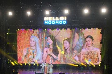 Tampil di Jakarta, MAMAMOO kenakan batik Solo